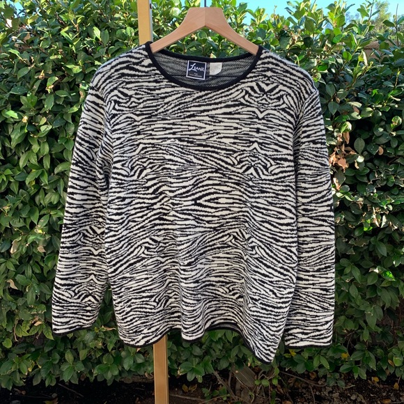 •3 FOR $20• VTG Zebra Sweater - Picture 3 of 5